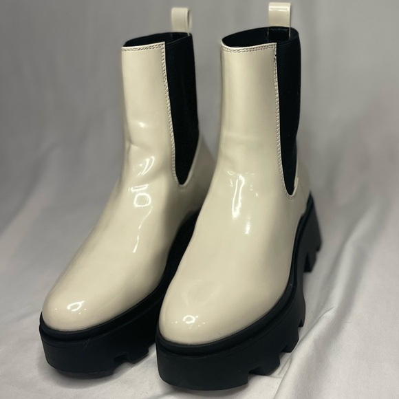 NEW Nordstrom Open Edit Ivory Patent Iris Lug Chelsea Boots Womens US 7.5 - Picture 5 of 14